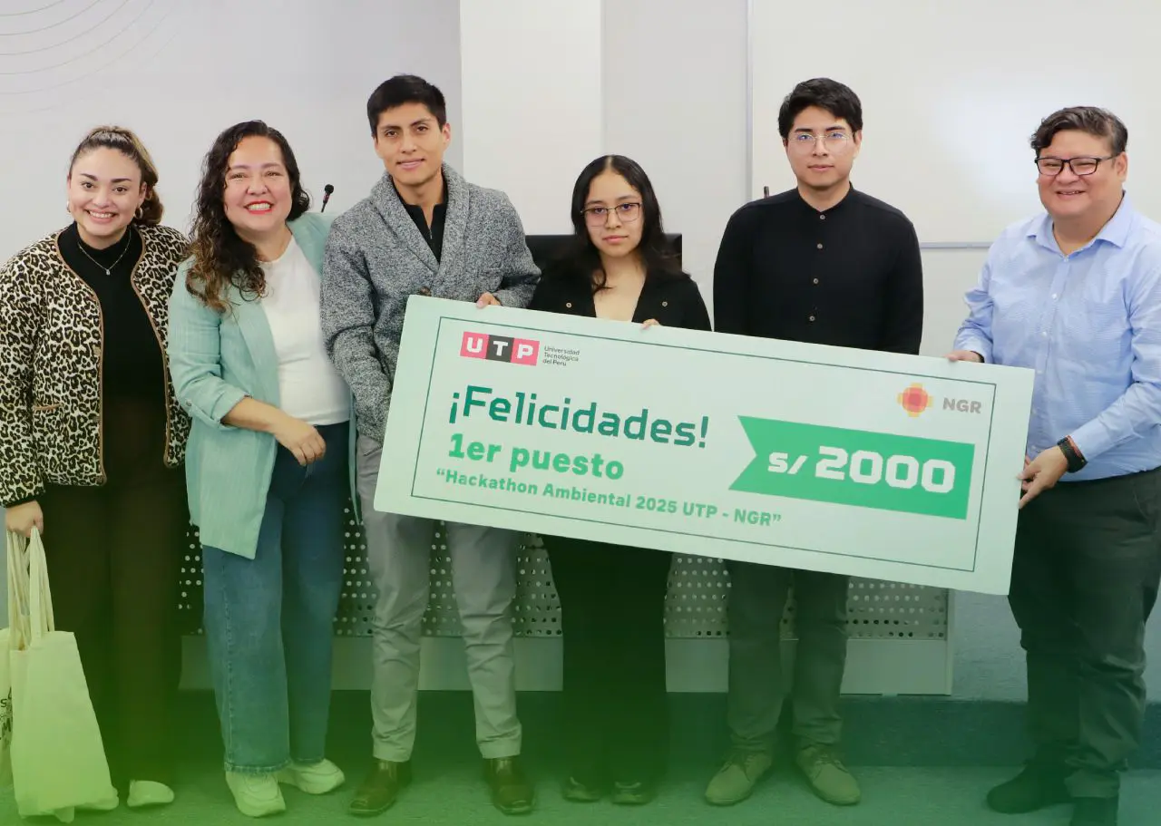 Estudiantes de la UTP en la Hackaton Ambiental de NGR