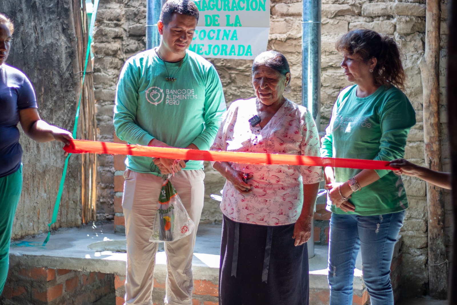 ALIMENTANDO CON ESPERANZA